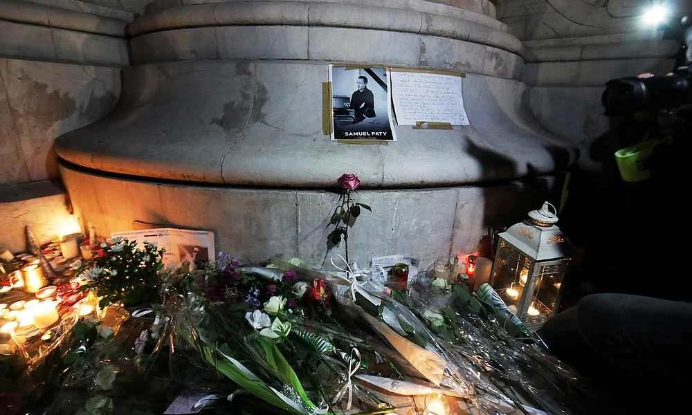 Γαλλία: 8χρονοι & 12χρονοι μαθητές “υμνητές” του αποκεφαλισμού του καθηγητή